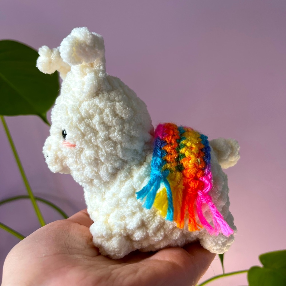 Crochet mini llama - Picture 2 of 3